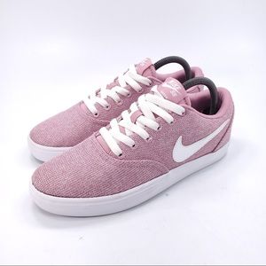Pink Nike SB’s